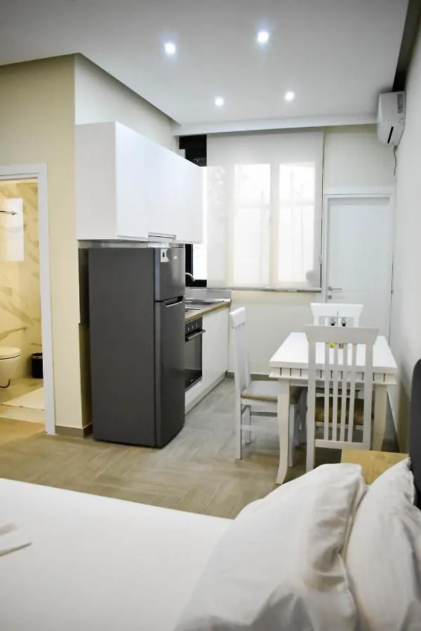 Delmar Apartments Golem