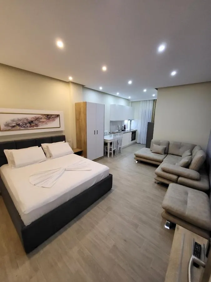 Delmar Apartments Golem